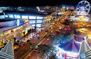 Shopping mall - Home Sweet Home at Manila Bay (Pasay)