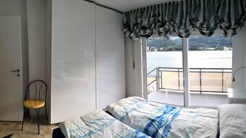 2 bedrooms, iron/ironing board, Internet, bed sheets