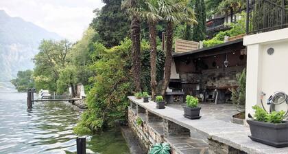 Direct sur le lac de Lugano: baignez-vous de votre villa - Cottage pour 4 personnes Ă Riva San Vitale