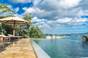 Outdoor pool - Kymaros Luxury Villa Lofos, 3 bedrooms, private pool, sea view (Limni Keriou)