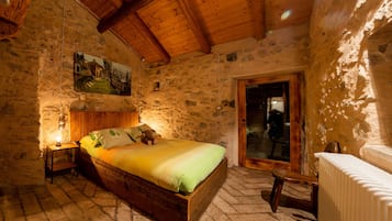 1 slaapkamer, een strijkplank/strijkijzer, gratis wifi, beddengoed