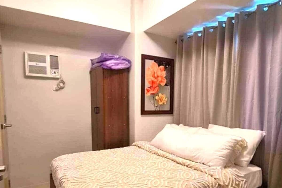 Comfort Apartment | Egyptian cotton sheets, premium bedding, Select Comfort beds