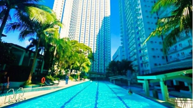 6 piscines extérieures, cabanons gratuits, chaises longues