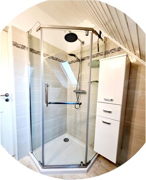 Dusche, Haartrockner, Seife