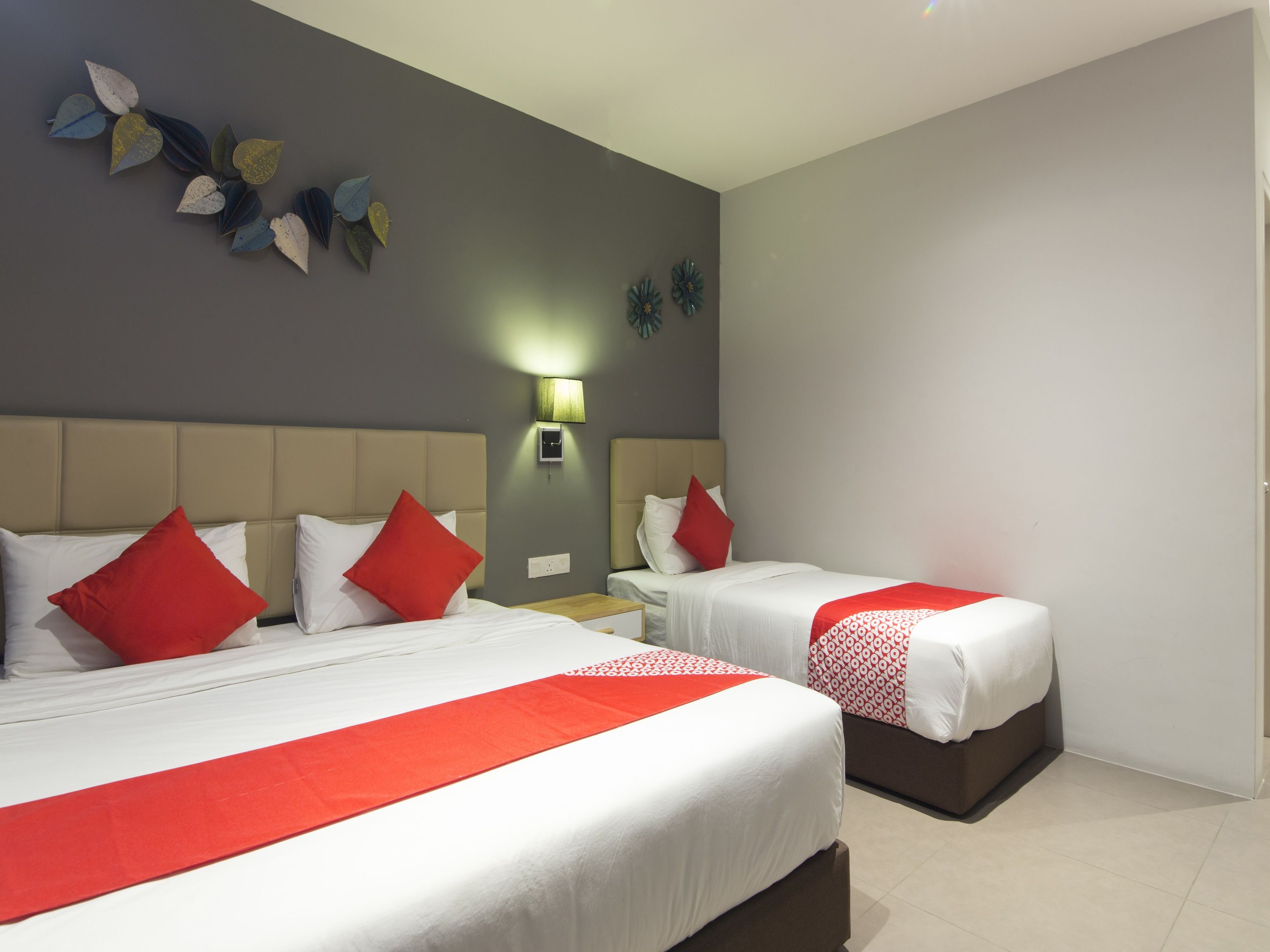 superior suite | free wifi, bed sheets