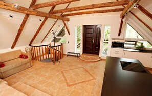 Interior - High modern bondet with antique, 200 meter to the lake, 10 Minutes to skicourse (Villach)