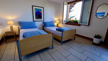 2 habitaciones, tabla de planchar con plancha y wifi gratis