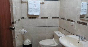 Shower, free toiletries, towels