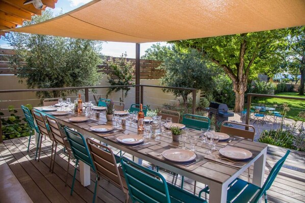 Outdoor dining