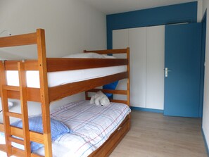 3 chambres, fer et planche à repasser, Wi-Fi gratuit