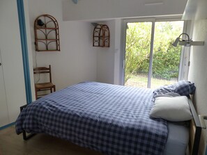 3 bedrooms, iron/ironing board, free WiFi