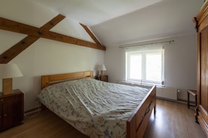 3 habitaciones, tabla de planchar con plancha y wifi gratis