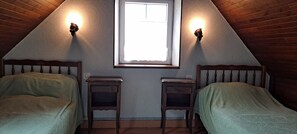 2 chambres, fer et planche à repasser, draps fournis