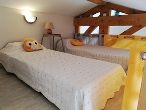 2 chambres, fer et planche à repasser, Wi-Fi gratuit