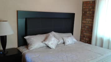 1 quarto, acesso à internet, roupa de cama