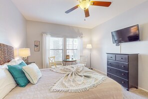 3 bedrooms, iron/ironing board, Internet, bed sheets