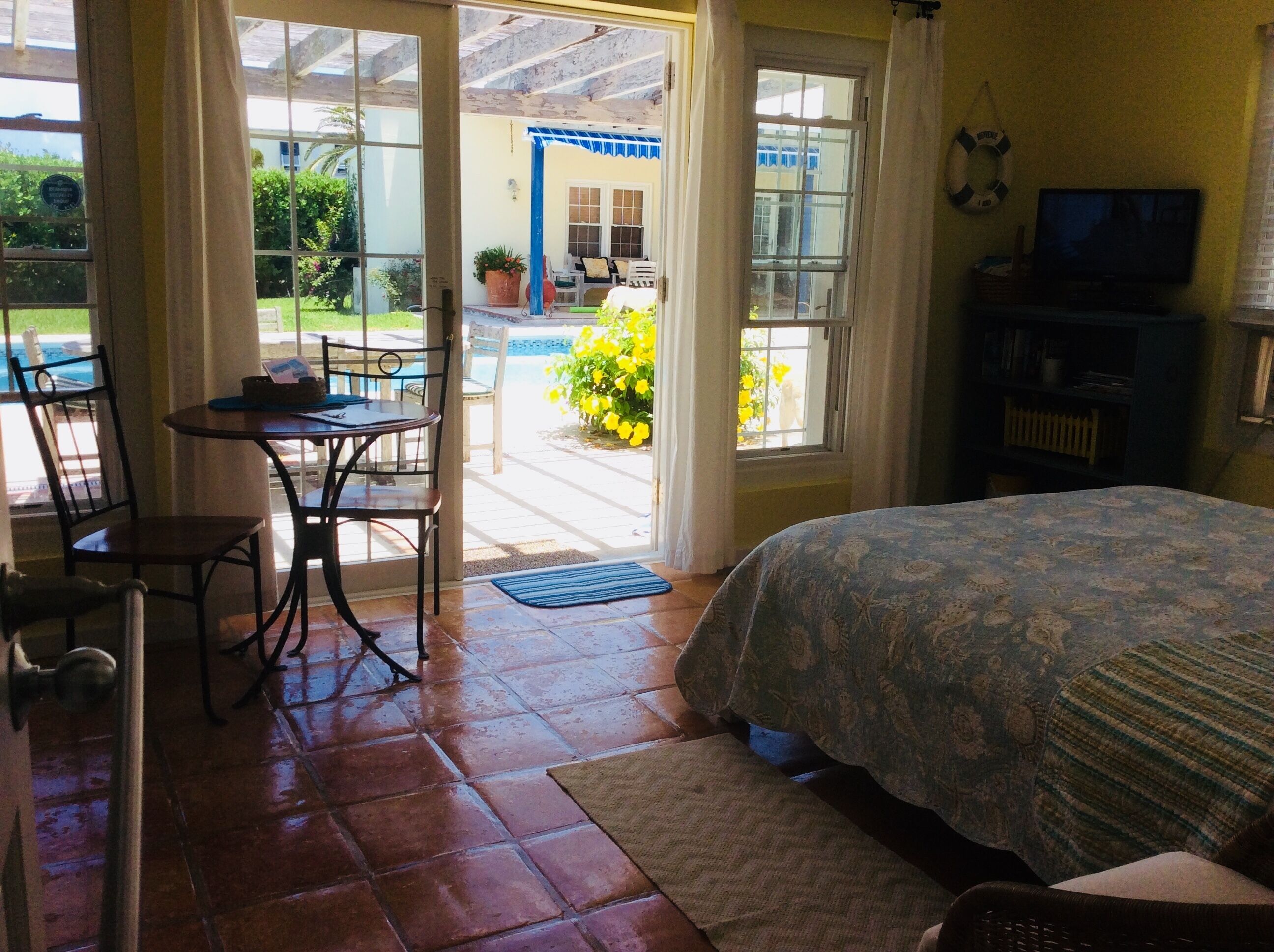 1 habitación, tabla de planchar con plancha, wifi gratis y ropa de cama 