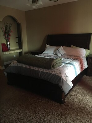 3 bedrooms, iron/ironing board, WiFi, bed sheets