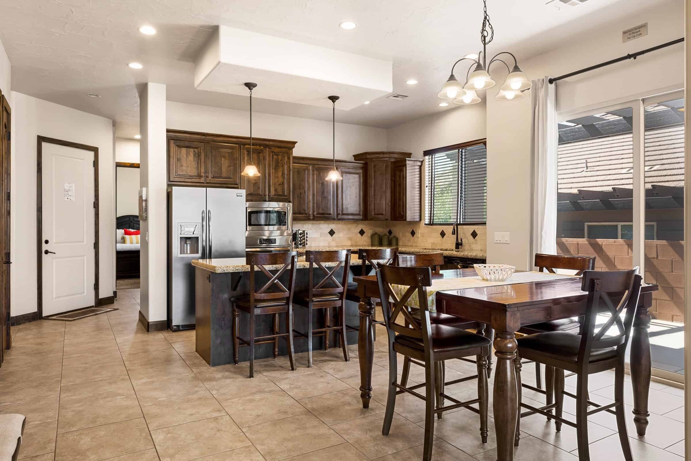 Coral Vista Villa - Beautiful one level right near the GOLF COURSE!