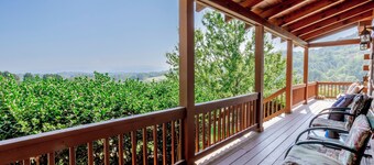 COUNTRY HAVEN  OPEN FOR BUSINESS ,MT VIEWS,10MIN AVL,3/2,FP ,WIFI, FIREPIT 
