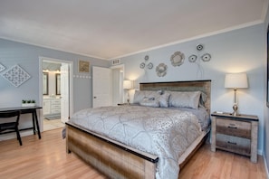 4 bedrooms, desk, iron/ironing board, travel cot