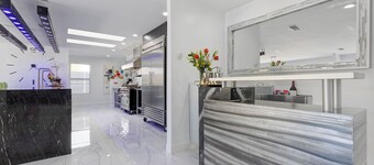 Modern modern Palm Springs home in San Diego