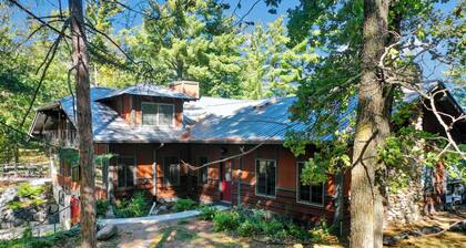 Historic Lodge on 48 Acres. 14 Beds, 4 bathrooms, accessible rooms throughout