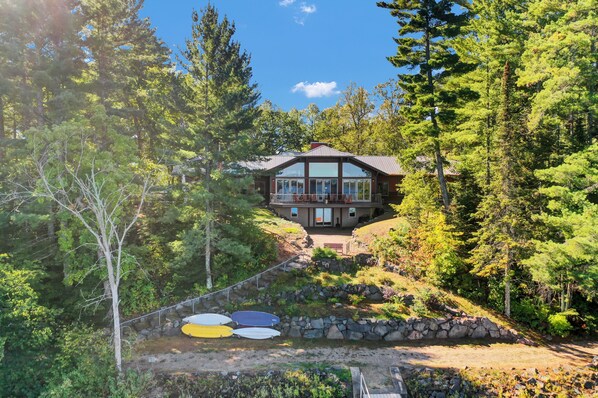 Exterior - Historic Lodge on 48 Acres. 14 Beds, 4 bathrooms, accessible rooms throughout (Walker)