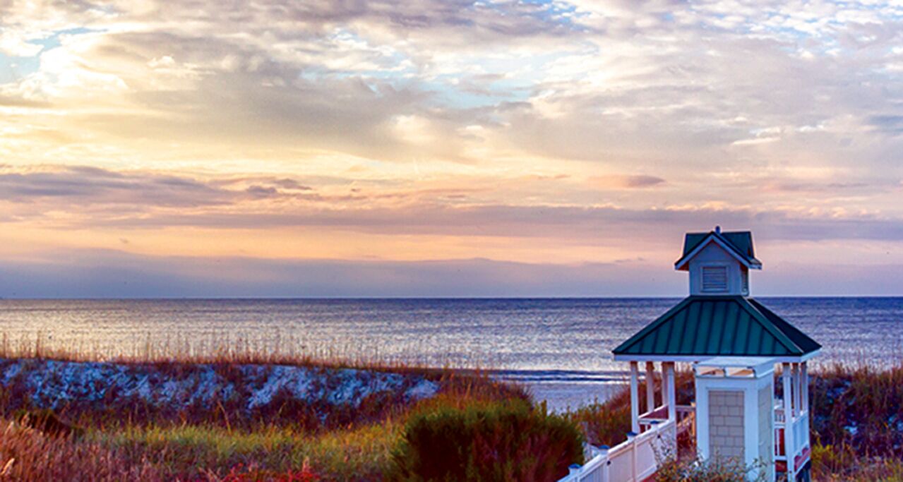 Beach nearby, sun-loungers, beach towels