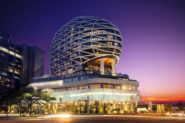Front of property – evening/night