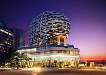 Front of property – evening/night