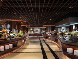 4 restaurants, breakfast, lunch, dinner served; international cuisine