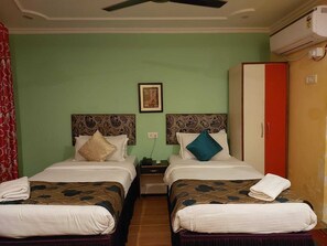 Superior Twin Room, 2 Twin Beds, Non Smoking | In-room safe, individually decorated, individually furnished - Tara Guest House (Varanasi)