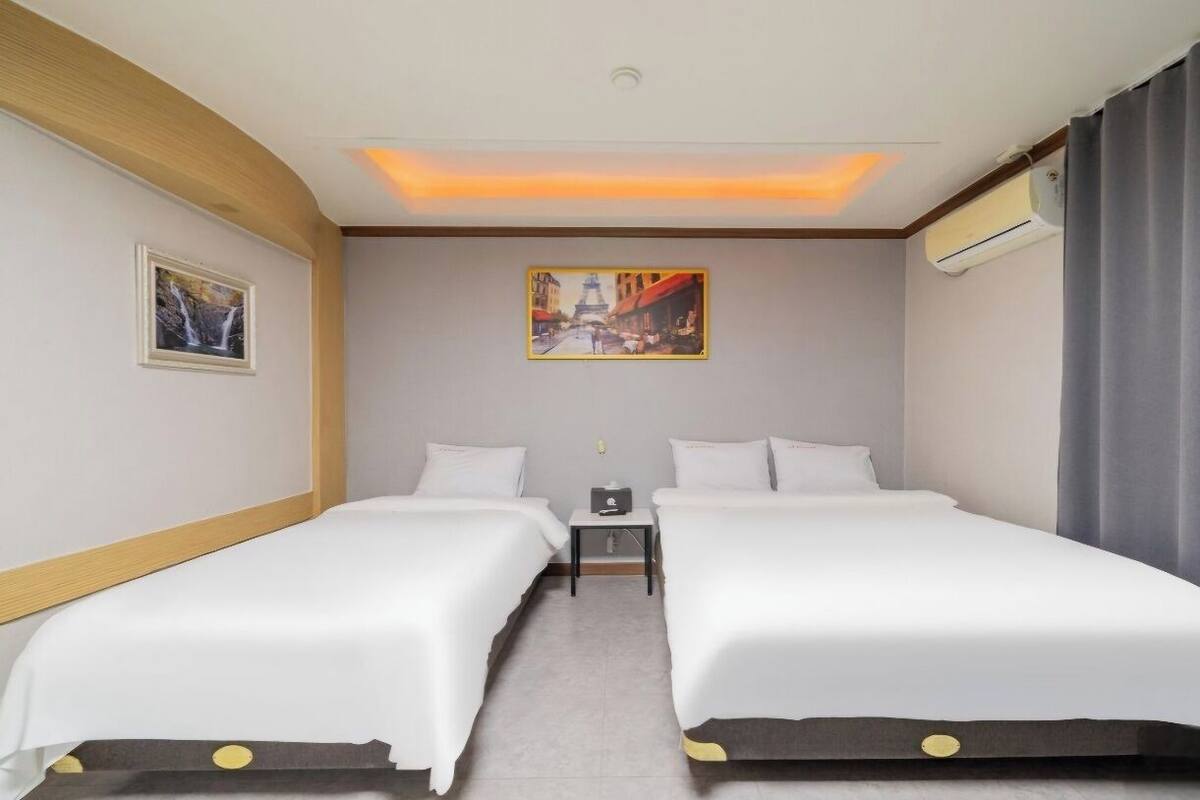Kamar Twin Deluks | Wi-Fi gratis dan dilengkapi dengan perabotan berbeda-beda