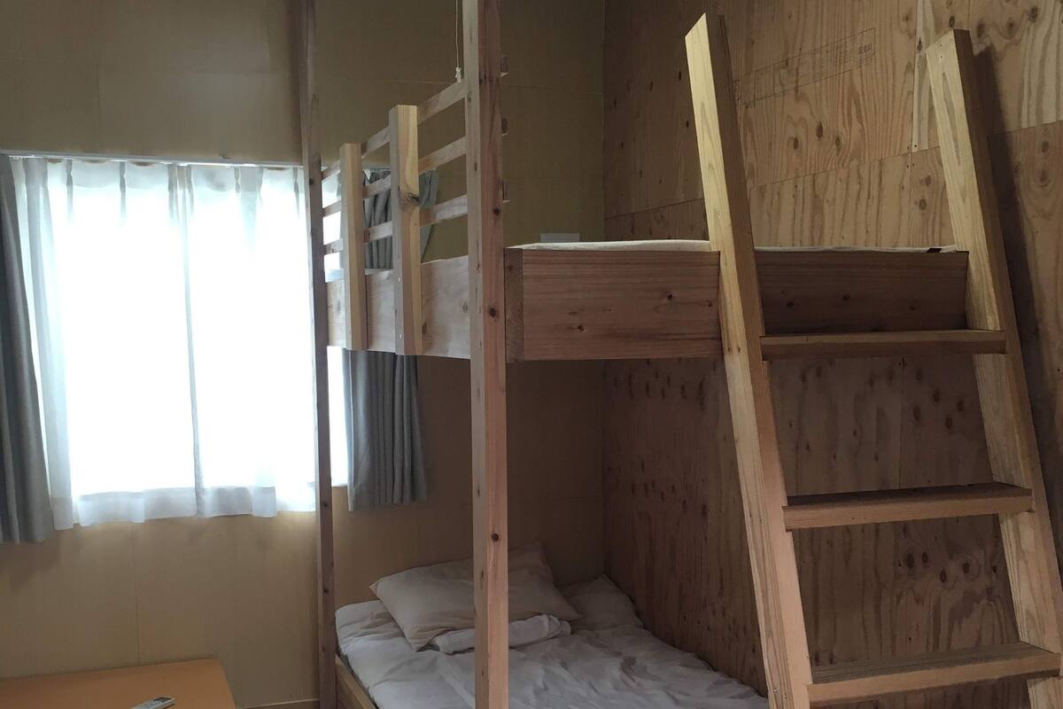 Rom (Bunk Bed, KAME) | Lydisolert og wi-fi (inkludert)