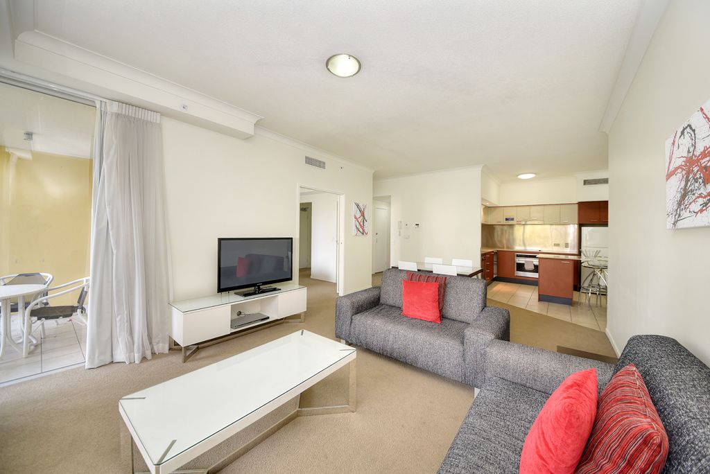 deluxe apartment, 1 bedroom, courtyard view | living area | dvd player