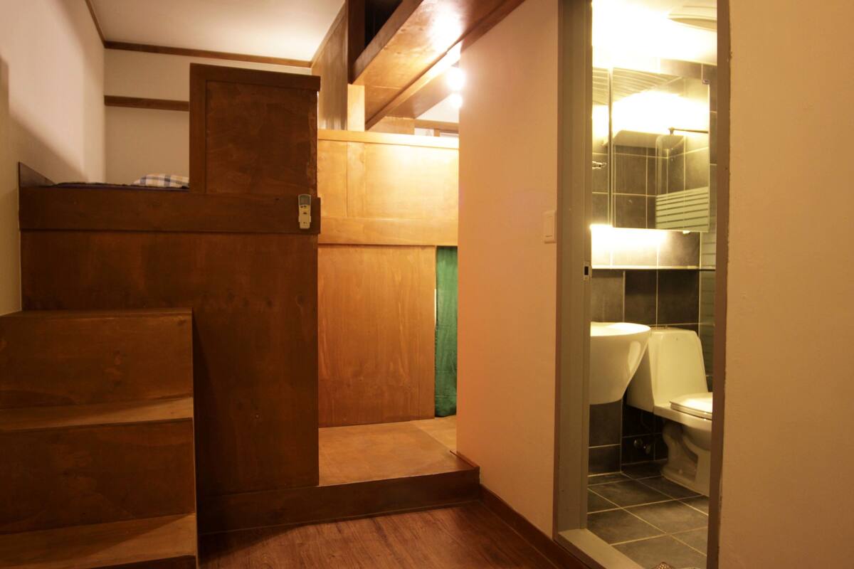Phòng 3 tiện nghi đơn giản | Minibar, truy cập Internet không dây miễn phí, bộ trải giường 