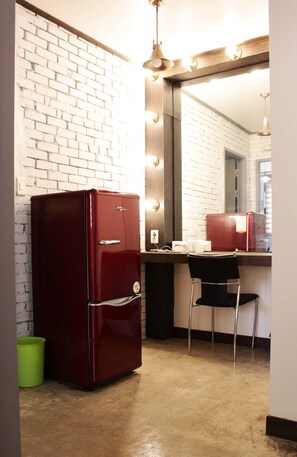 Superior Penthouse, 2 Bedrooms, City View(Need to notify the hotel of the check-in time at all time) | Mini fridge - Urban Art Stay - Hostel (Seoul)