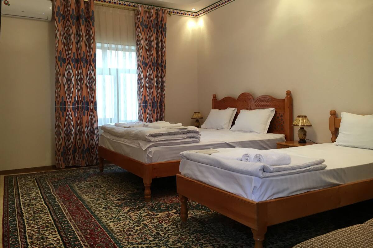 Comfort-Dreibettzimmer | Bettwäsche aus ägyptischer Baumwolle, hochwertige Bettwaren