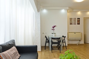 City-Apartment, 1 Schlafzimmer | Wohnbereich | Smart-TV, Netflix