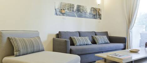 Apartment, 1 Bedroom | Living room | Smart TV, Netflix