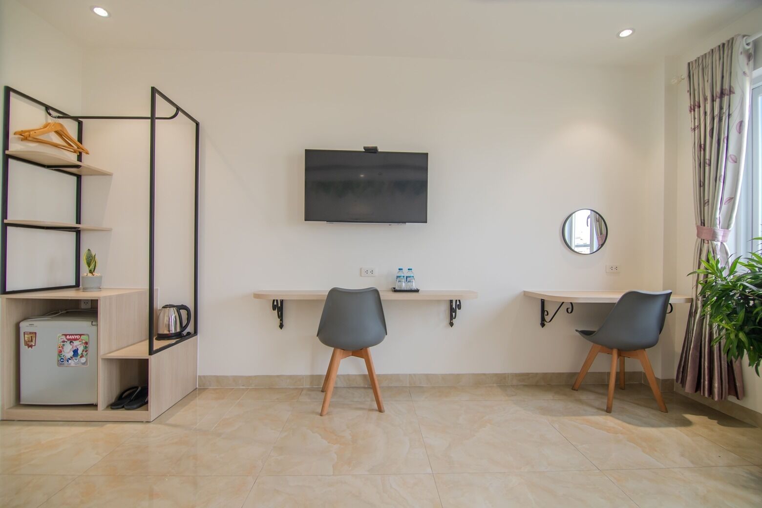 华丽双床房 | 办公桌、遮光窗帘、免费 WiFi