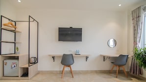 Kamar Twin Deluks | Meja kerja, tirai kedap cahaya, dan Wi-Fi gratis