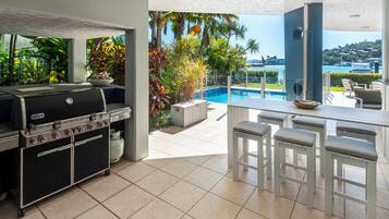 House, 4 Bedrooms | Terrace/patio