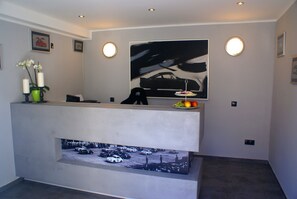 Check-in/check-out kiosk - Fast Lane Hotel (Barweiler)