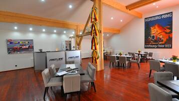 Bar (in der Unterkunft)