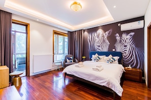 Villa, 5 Schlafzimmer | 5 Schlafzimmer, Schreibtisch