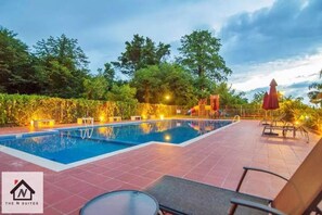 Outdoor pool - The N Suites Cozy and Spacious (Kota Kinabalu)