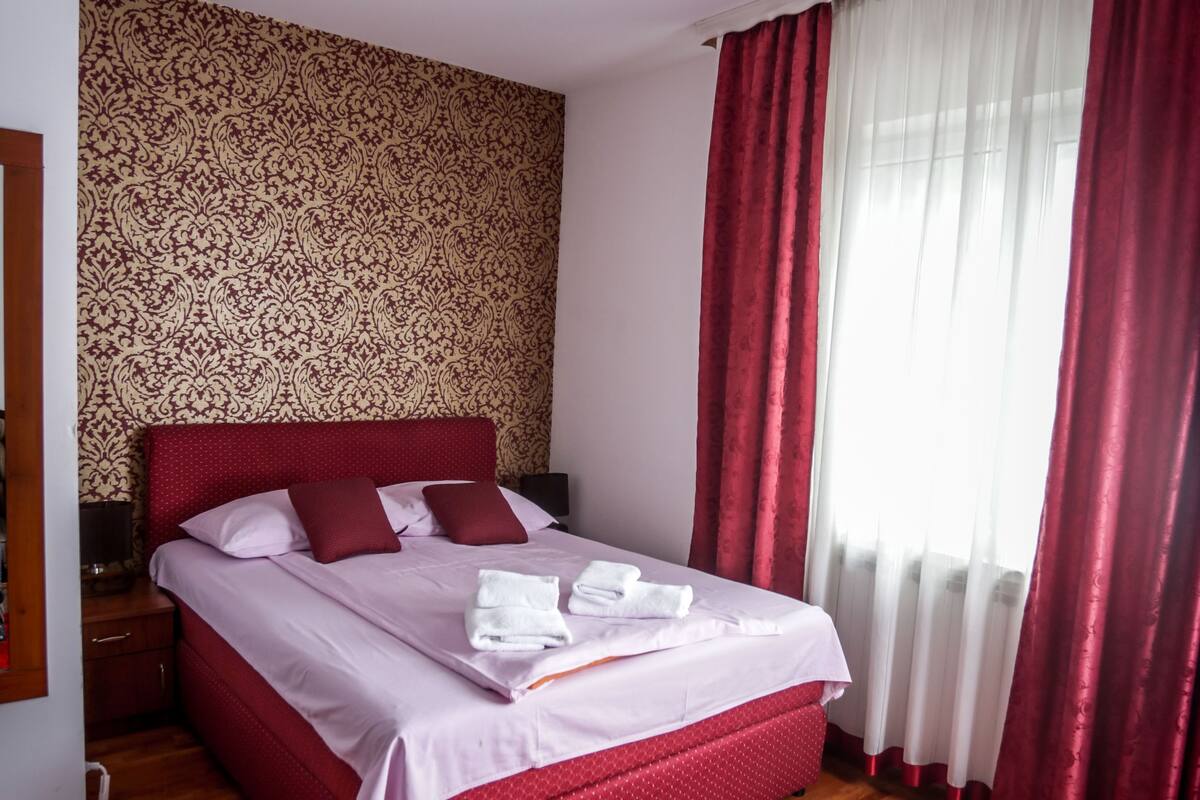 Rollaway beds, free WiFi