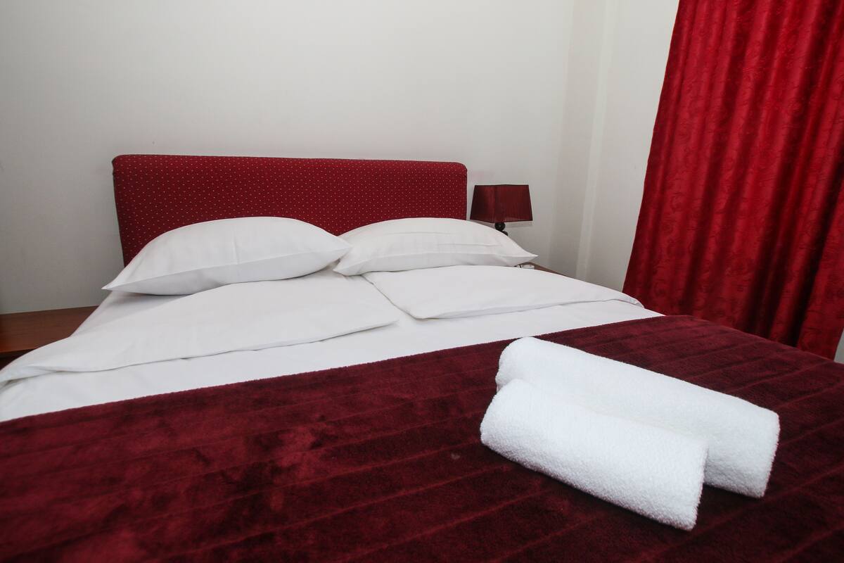 Rollaway beds, free WiFi